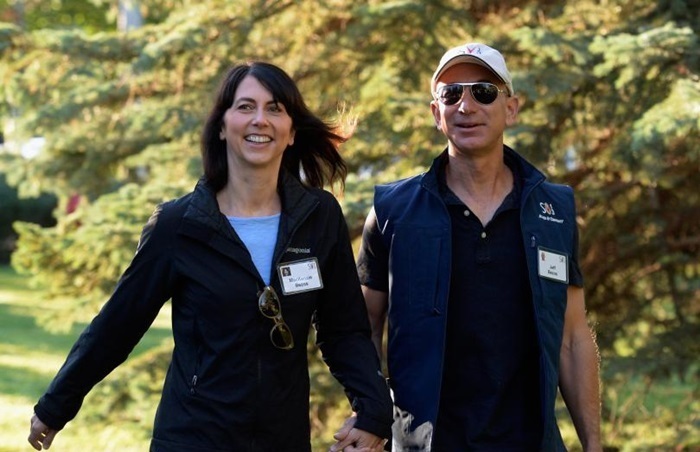 MacKenzie Bezos - 10 Beautiful Wives Of World Famous Billionaires